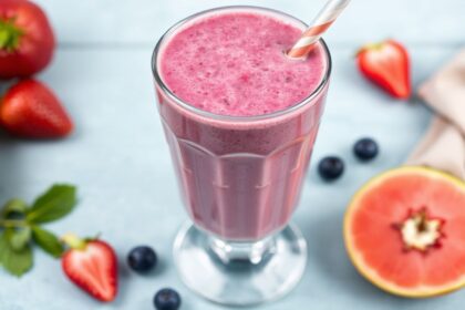سموثي صحي قليل السكر.