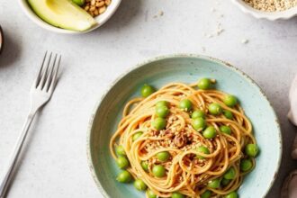 نودلز السمسم بالاديامامي: لمسة منعشة.