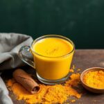 حليب ذهبي سحري: لاتيه كركم لصحة متألقة