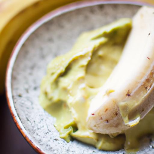 Creamy Avocado & Banana Mash: Nature's Perfect Blend